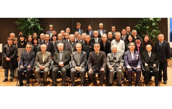 信窓会支部　さらなる「学びの継続」を　年末講演会・忘年会開催